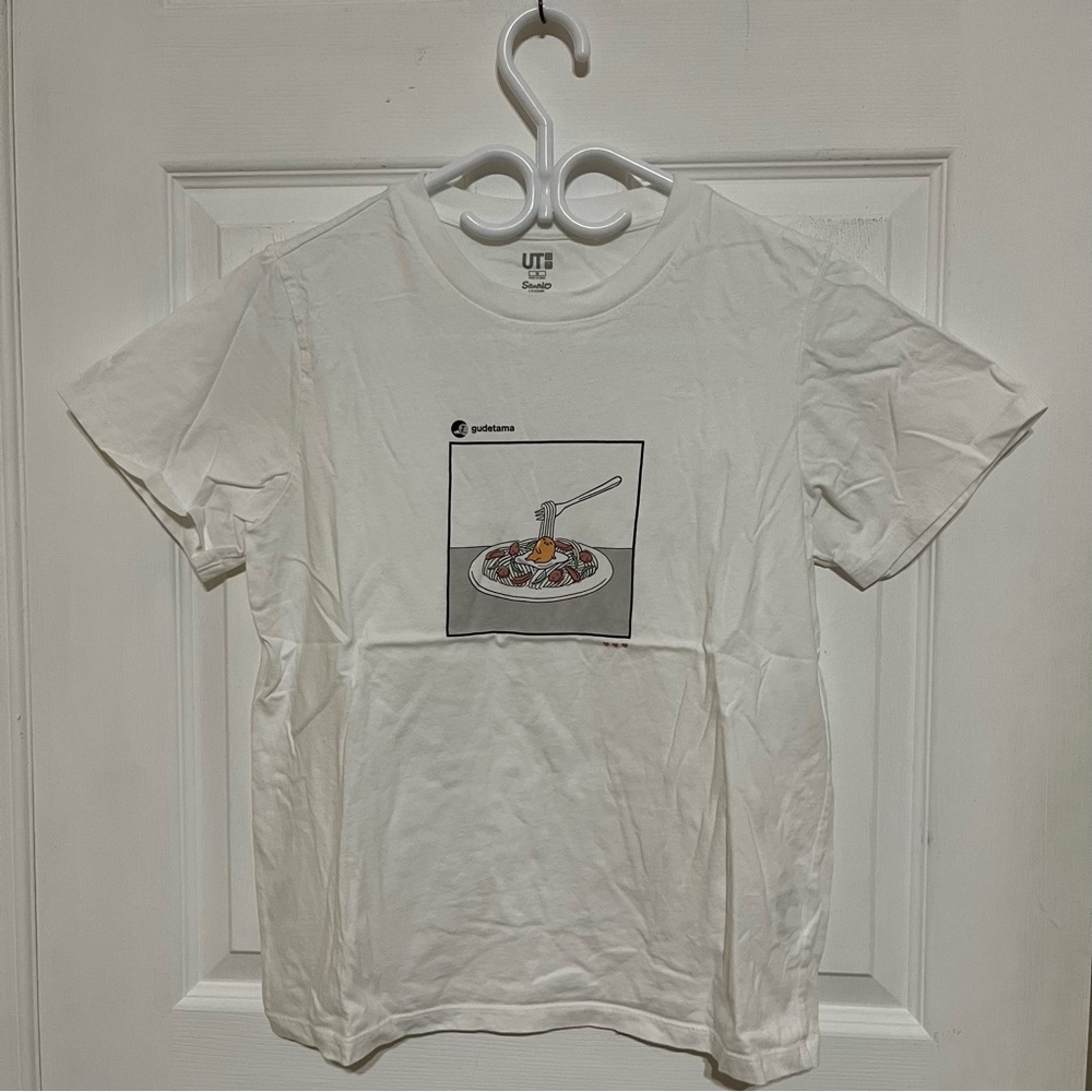 Uniqlo x Gudetama Tshirt